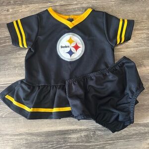 Gerber NFL Team Apparel Steelers Baby Outfit